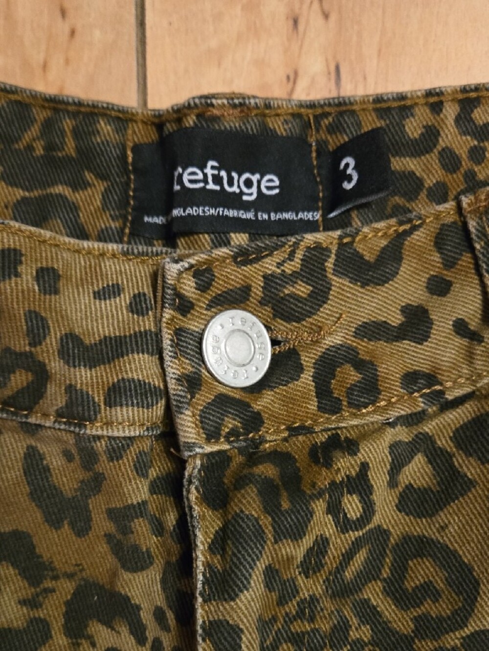 REFUGE -  Leopard-Print Jeans - Picture 2 of 5